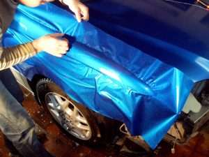 avtovinil-v-salon-avtomobilja-preobrazhenie-interera-svoimi-rukami