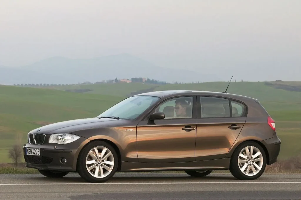 bjudzhetnye-avtomobili-s-ocinkovannym-kuzovom-obzor-i-preimushhestva