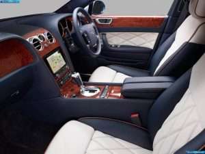 chjorno-korichnevyj-salon-avtomobilja-stil-uhod-i-osobennosti