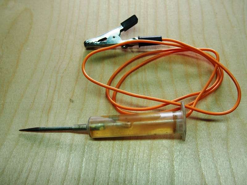 dopolnitelnaja-jelektronika-dlja-avtomobilja-svoimi-rukami