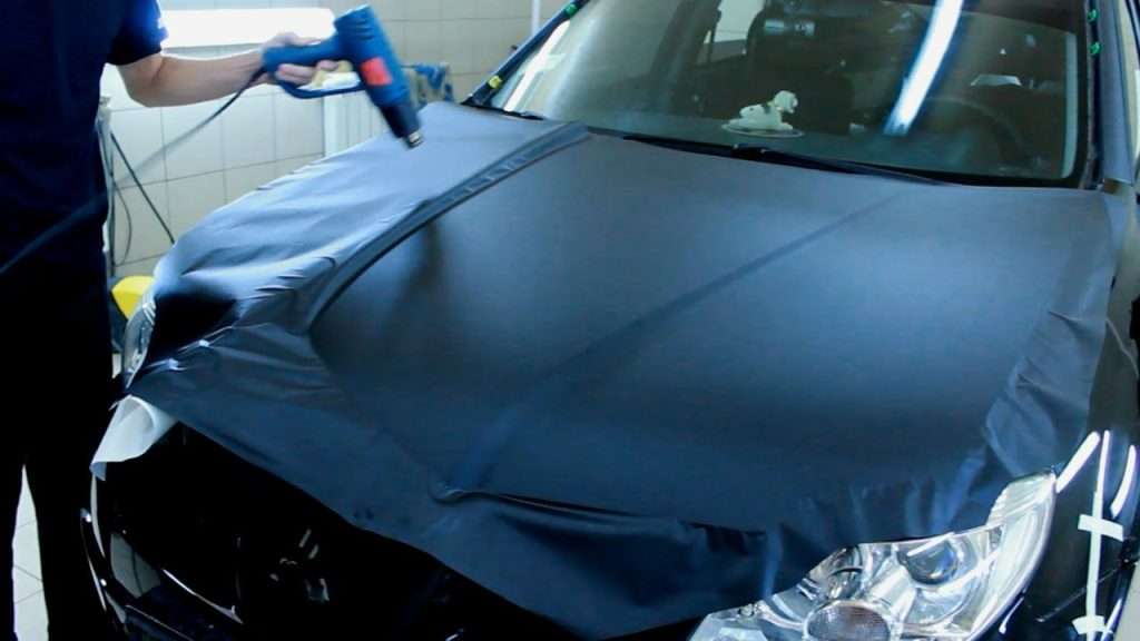 kak-pravilno-pokleit-plenku-na-kuzov-avtomobilja-svoimi-rukami