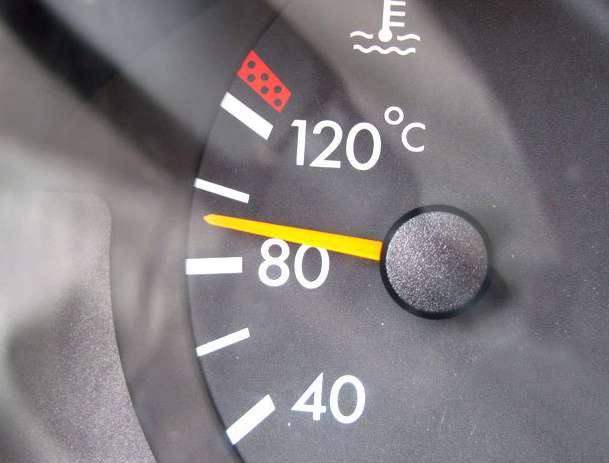 nuzhno-li-progrevat-dvigatel-avtomobilja-razbiraemsja-v-voprose