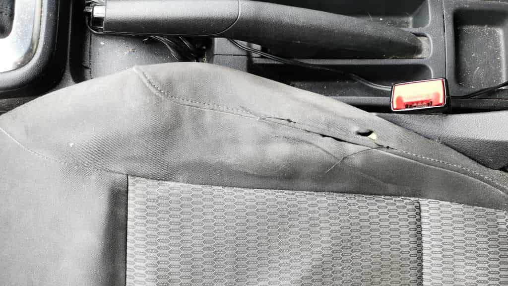 remont-chehlov-na-sidenja-avtomobilja-polnoe-rukovodstvo