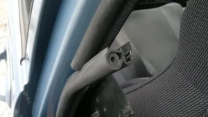 remont-uplotnitelnoj-rezinki-v-dveri-avtomobilja-poshagovaja-instrukcija-i-poleznye-sovety