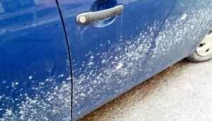 tochki-na-kuzove-avtomobilja-prichiny-pojavlenija-i-sposoby-udalenija