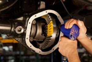 zadnij-most-avtomobilja-priznaki-neispravnosti-stoimost-remonta-i-vybor-avtoservisa